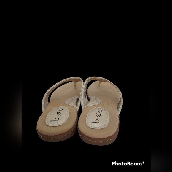 B.O.C Gold Metallic Thong Sandals Women's Size 6M - Picture 4 of 7
